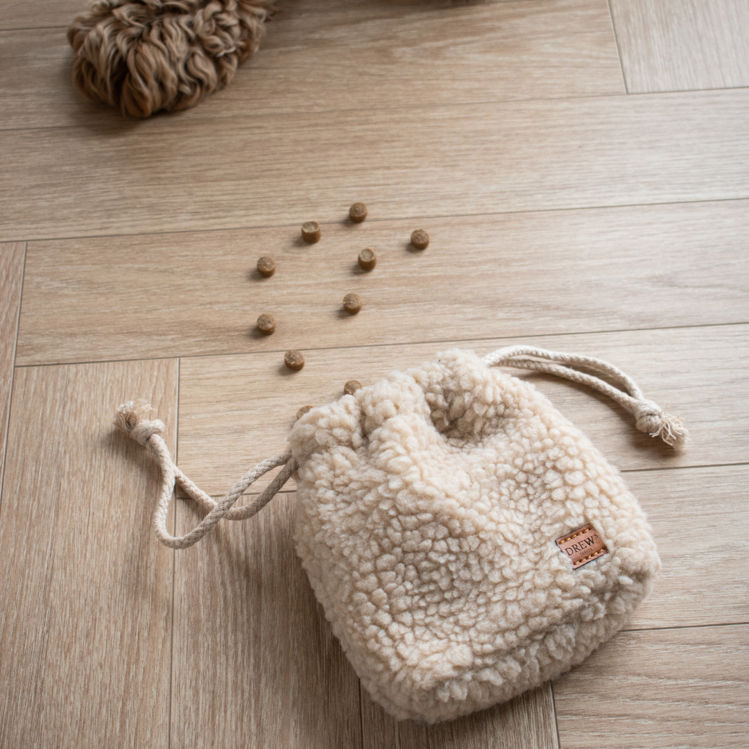 Leckerlibeutel / Perfekt für Training und Spaziergänge - Teddy (beige)