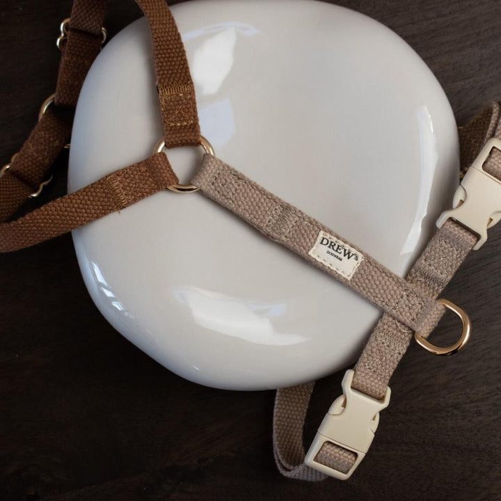 Justerbar hundesele beige og brun produktbillede